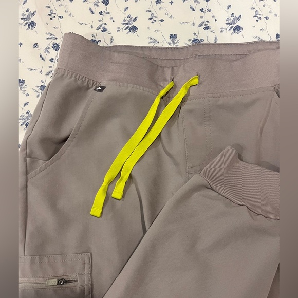 Figs Scrubs - Picture 2 of 3